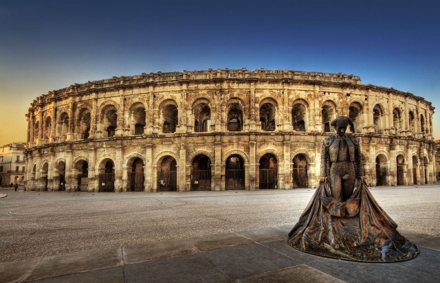 1200px-arenes-de-nimes-panorama-2362